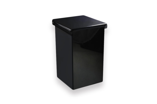 LIXEIRA EM ACRILICO QUADRADA PRETA COM TAMPA ARTICULADA 30x15X15CM