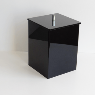 Lixeira Quadrada Preta com Tampa Encaixe e Puxador Cromado 26x16,5cm